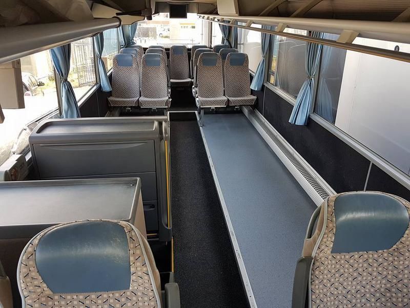 Speciale Touringcars Extreme Beenruimte, Of Ruimte Voor Massagetafel
