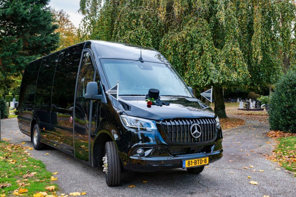 Uitvaartbus Vlaggen Touringcar Viptouringcar