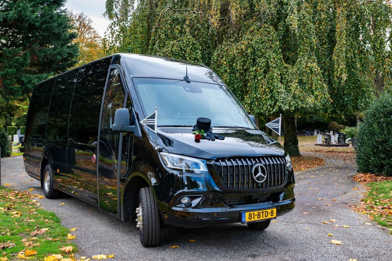 Uitvaartbus Vlaggen Touringcar Viptouringcar